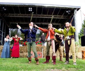 Streľba z píšťal pri vystúpení "Žoldnieri" Šermiari Sarus Prešov pri vystúpení "Žoldnieri"