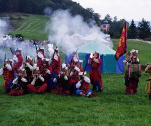 Janičiarsky zbor pri streľbe Janičiarsky zbor Sarus Prešov pri streľbe z muškiet
