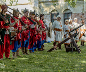 Janičiarsky zbor z viacerých šermiarskych skupín Janičiari - šermiari Sarus Prešov
